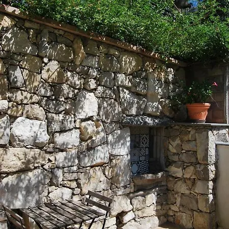 Penzion Lemons Hill Sorrento