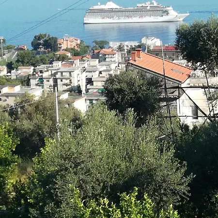 ゲストハウス Lemons Hill 4*